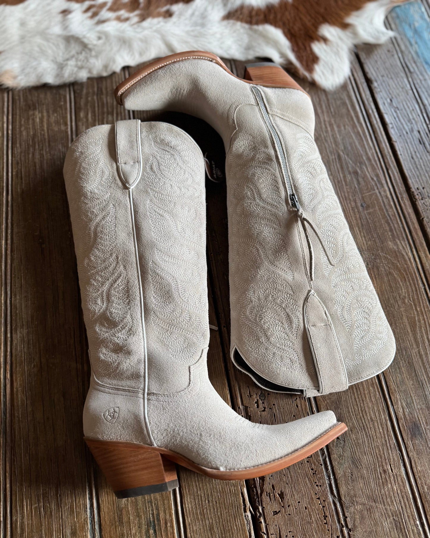 Laramie StretchFit Western Boot (Oyster Suede)