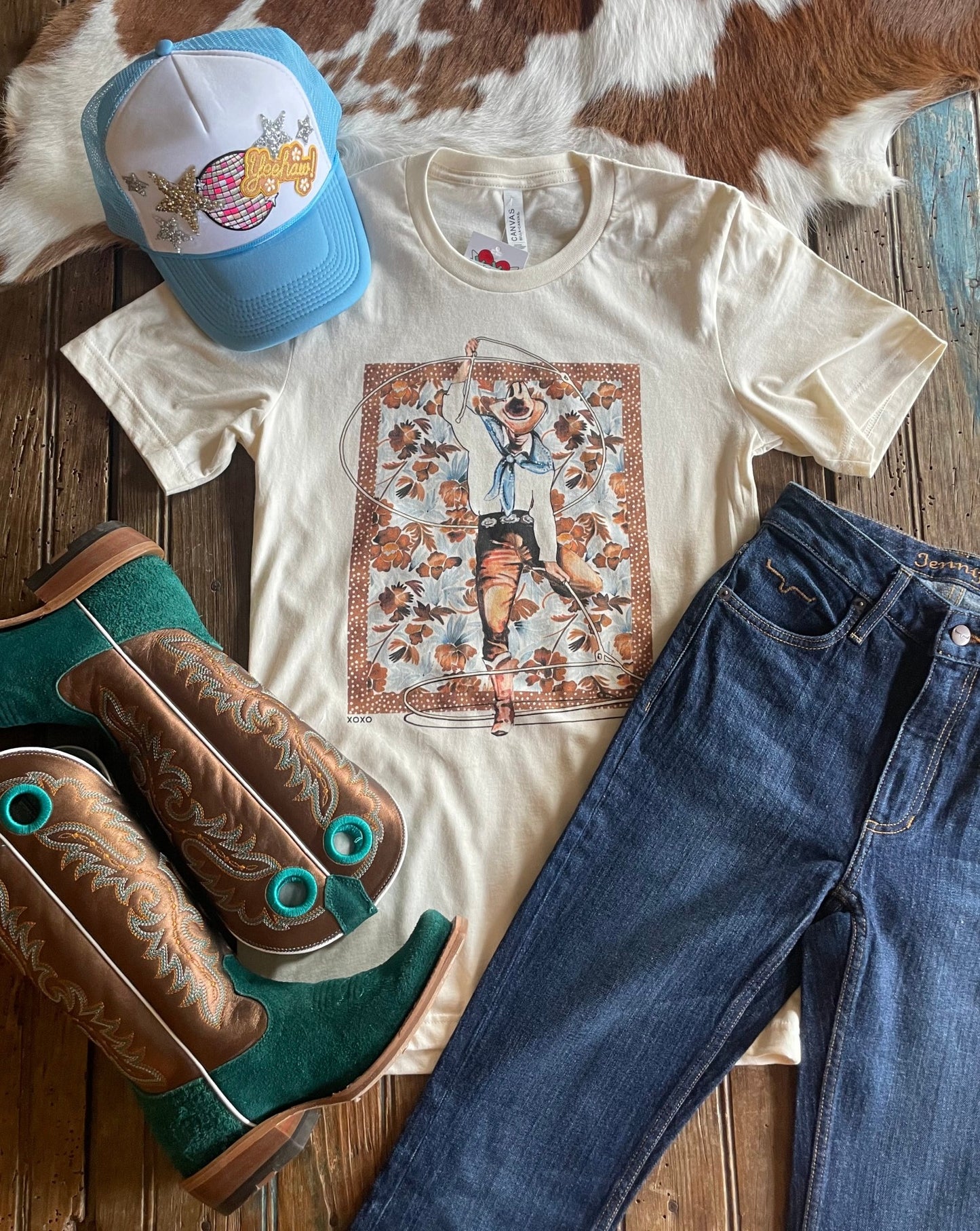 flat lay of Roper Fade Away tee