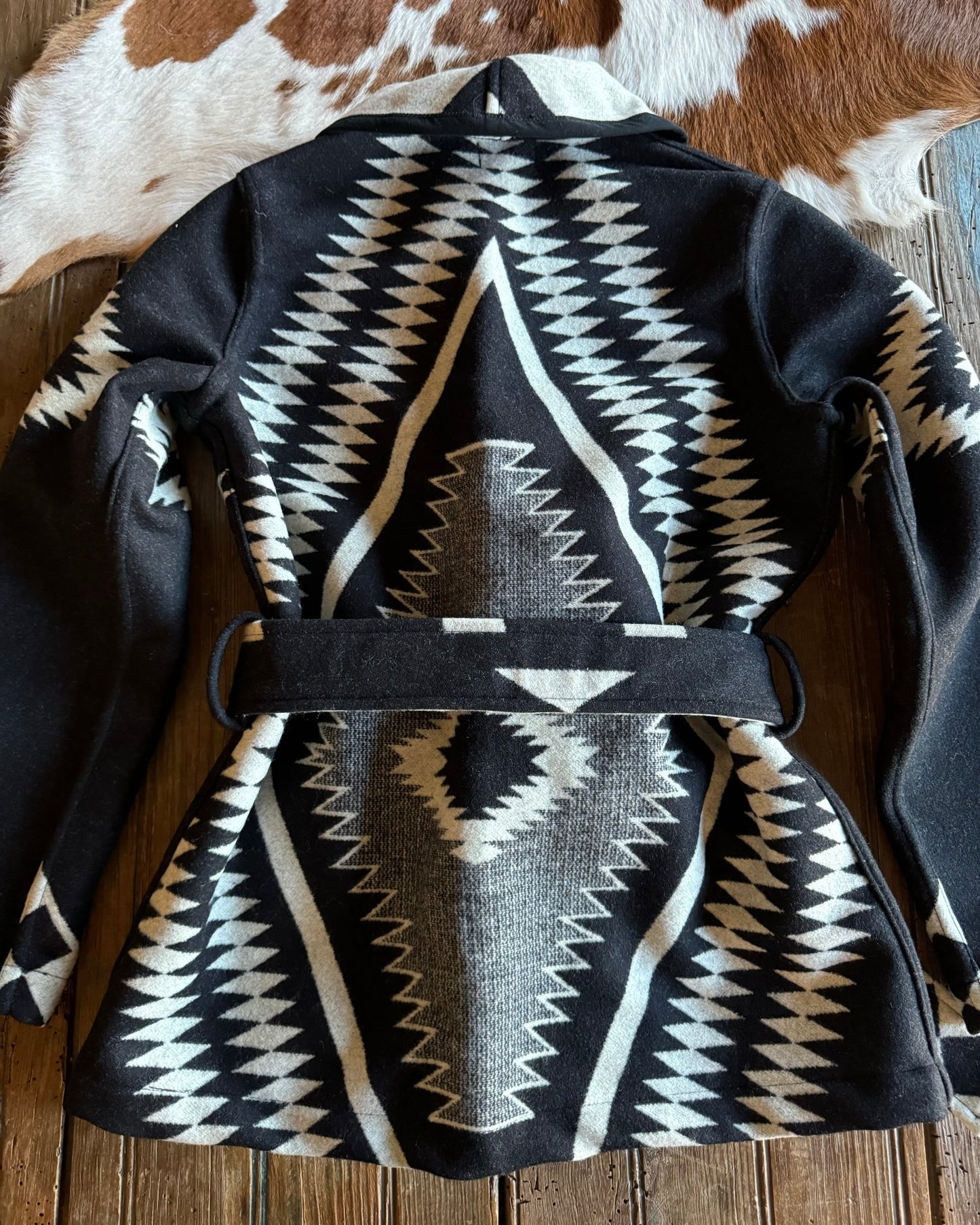 Los Ojos Wool Wrap Coat