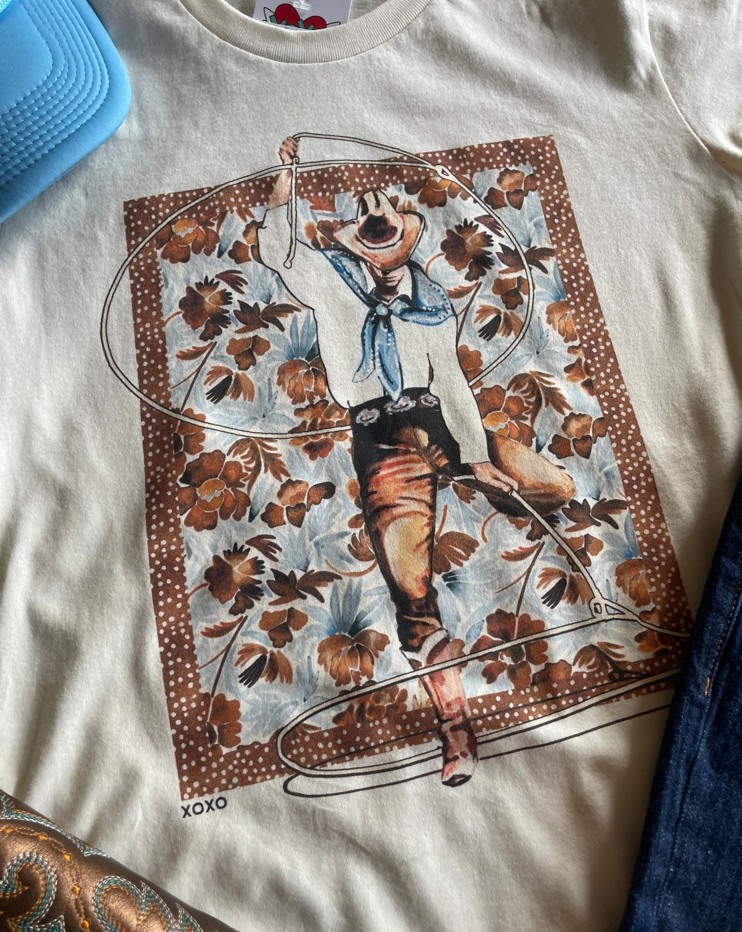 Close up of Roper Fade Away tee