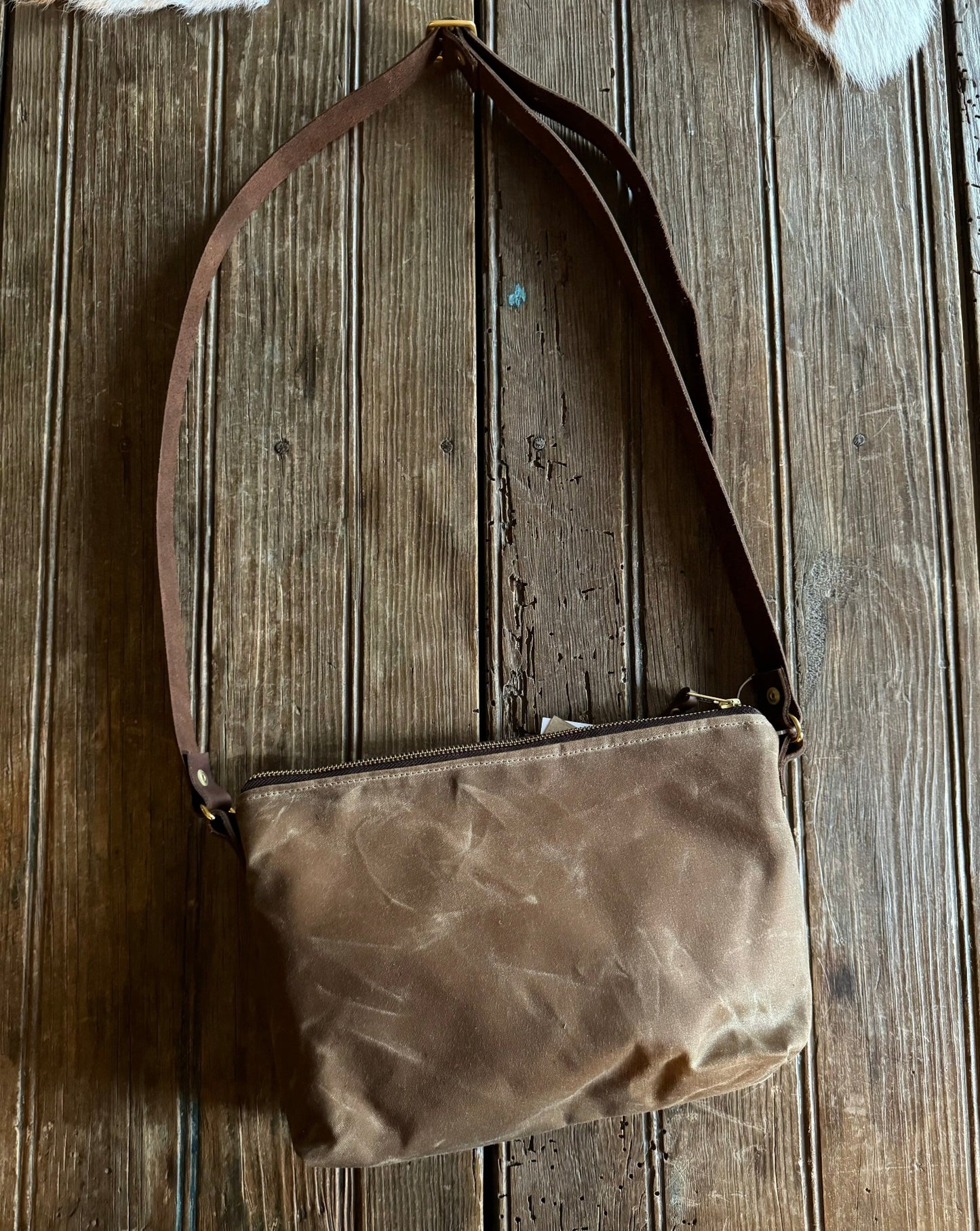 Back of Tofino Crossbody (Canyon Echo)