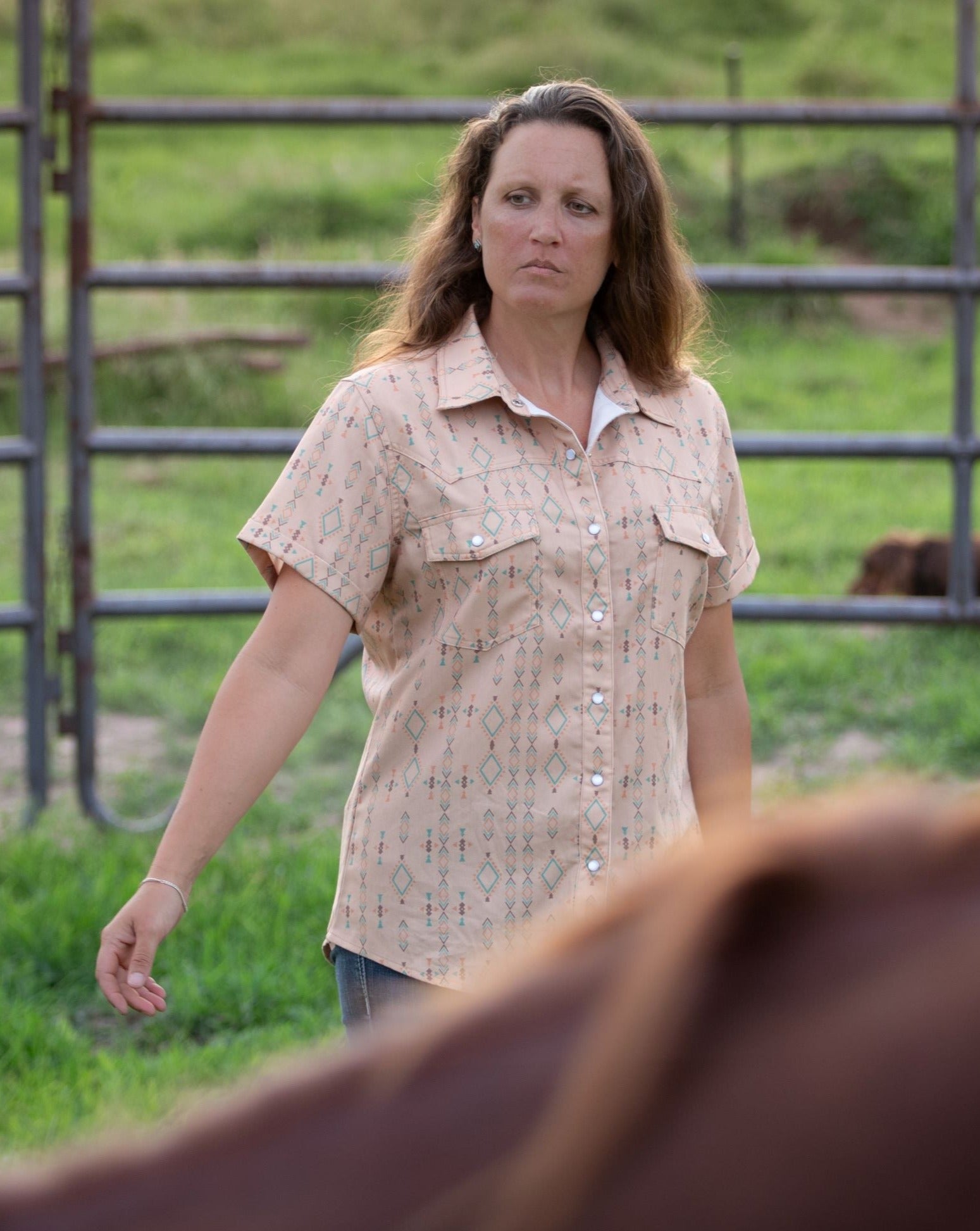 Las Cruces Pearl Snap Shirt on model