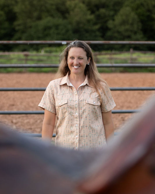 Las Cruces Pearl Snap Shirt on model
