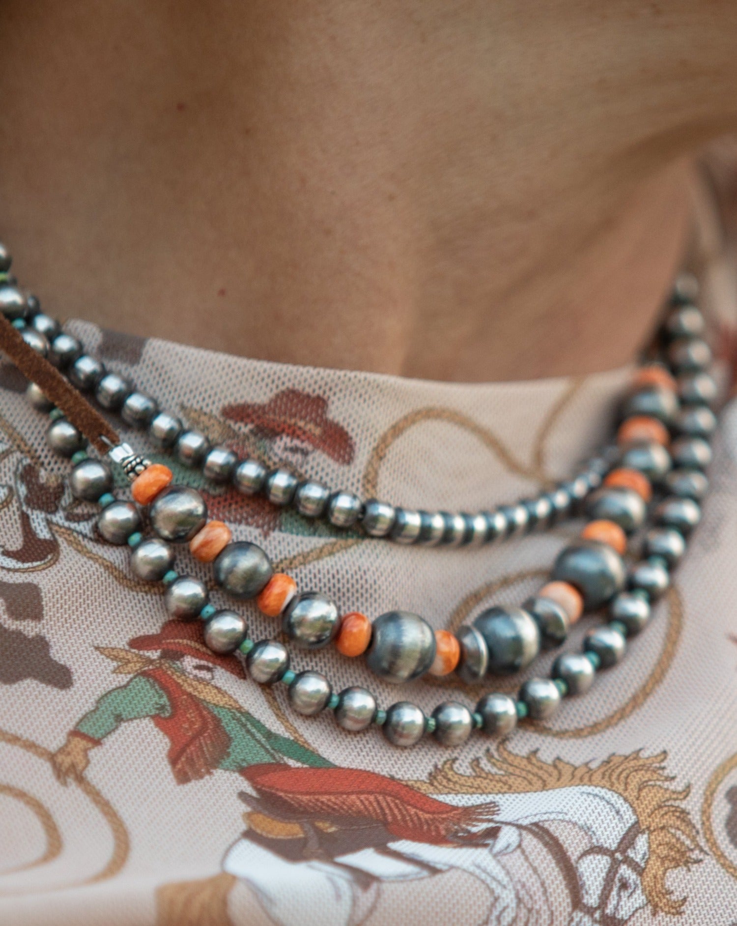 Kemah Navajo Pearl Necklace on model