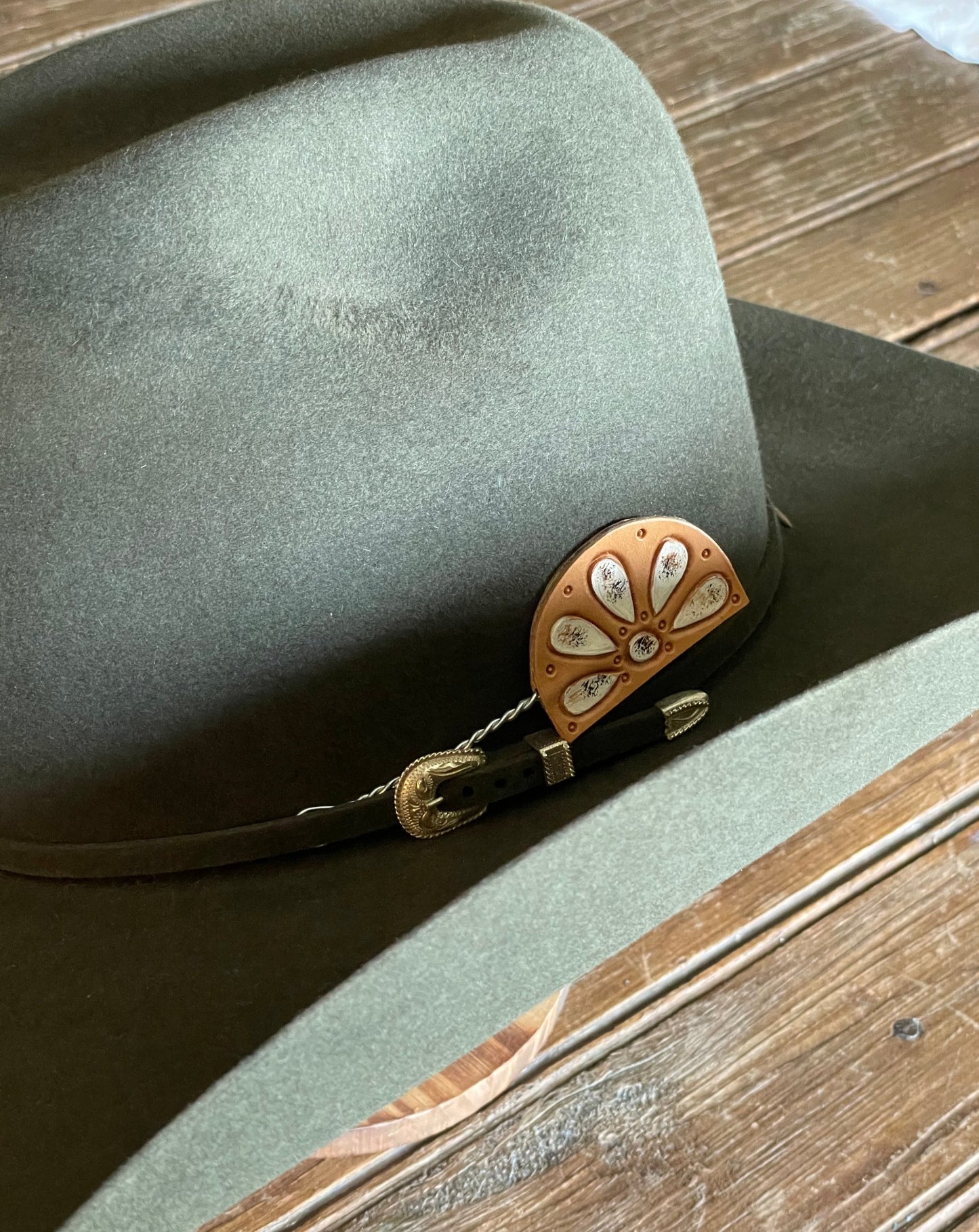 Stone Flower Leather Hat Pick