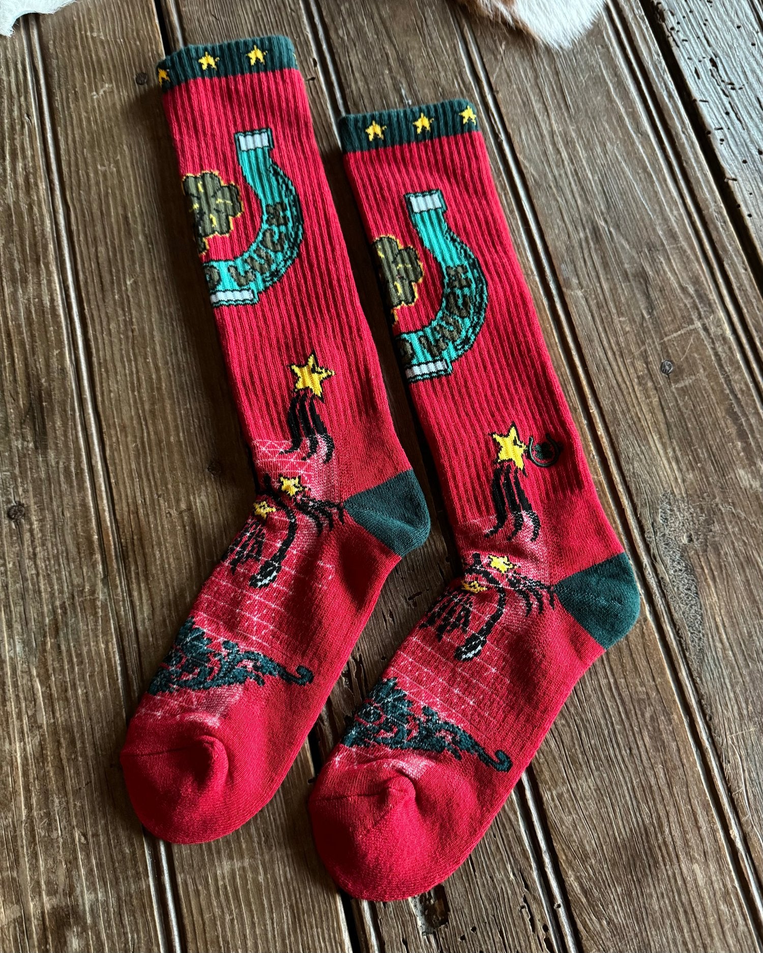 Fringe Lucky Horseshoe Red Performance Crew Socks