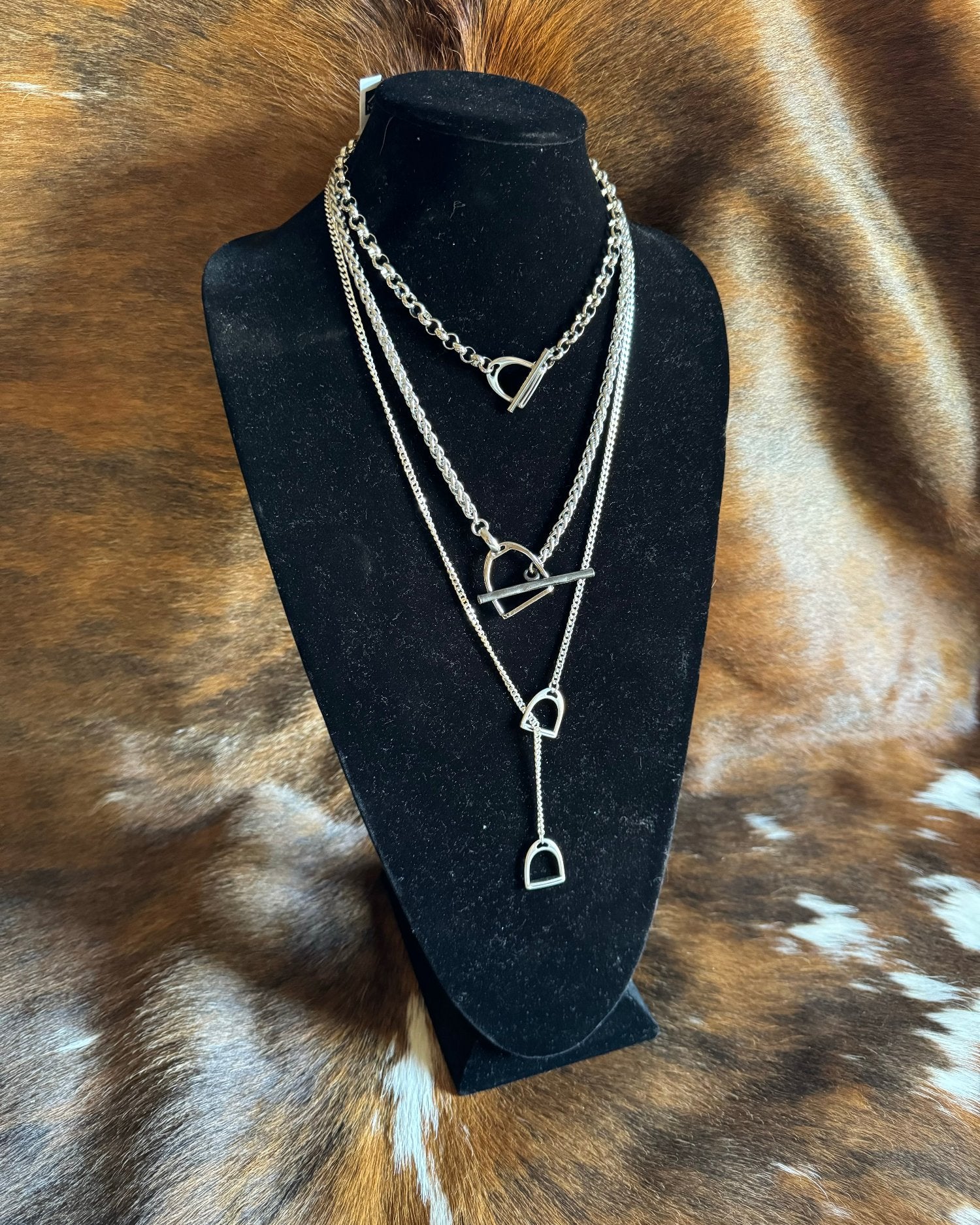 Essex Stirrup Lariat Necklace 