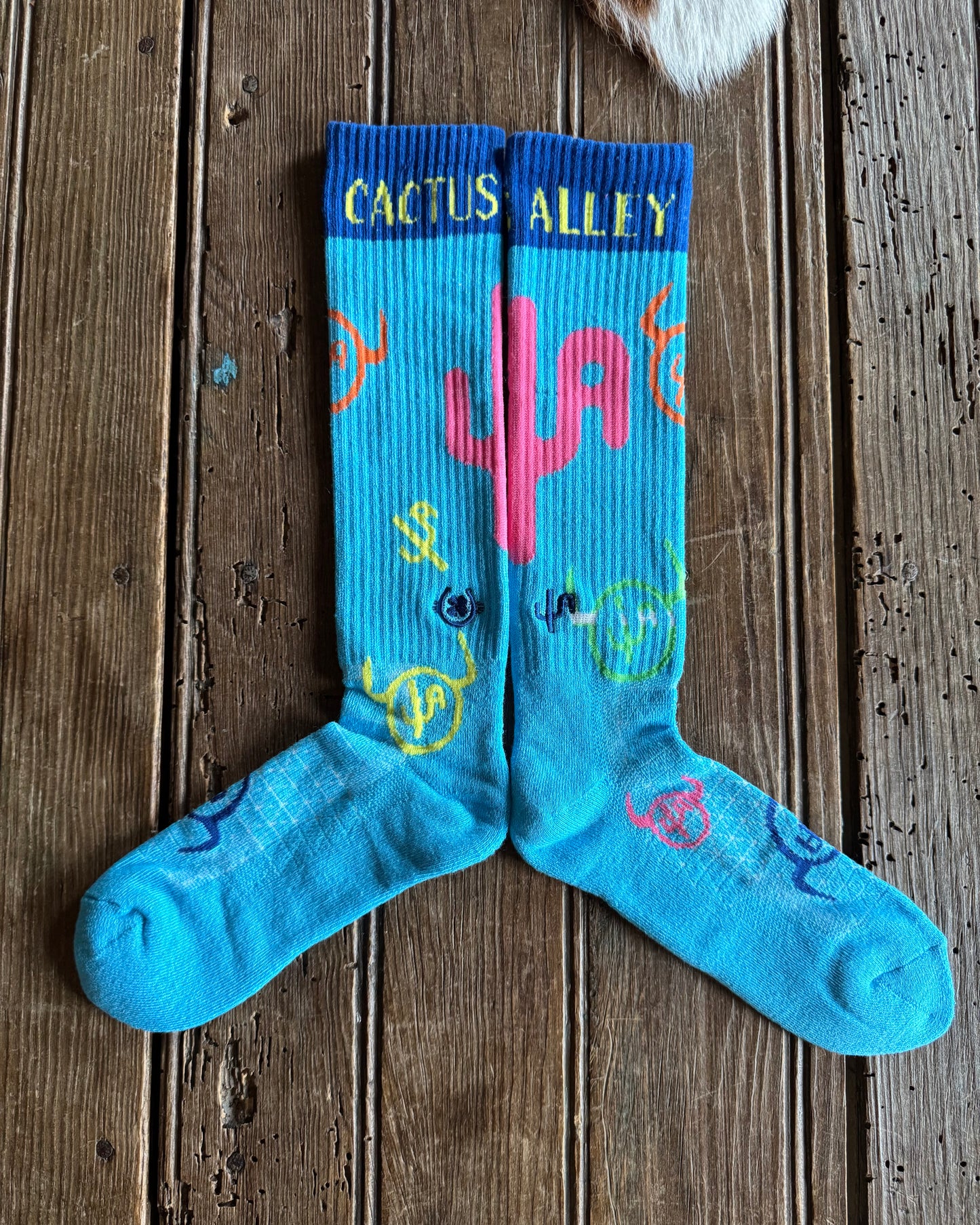 Cactus Alley-Moo Cactus Blue Performance Socks