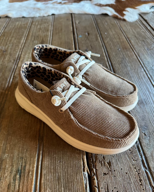 The Hilo (Tan Corduroy)