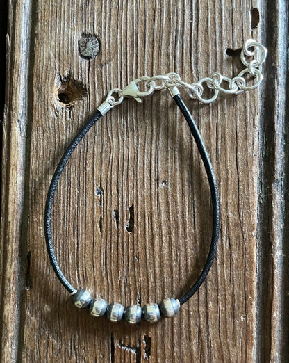 Navajo Pearl and Leather Bracelet